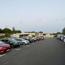 Grand parking du camping Sud Loisirs, fermé de nuit